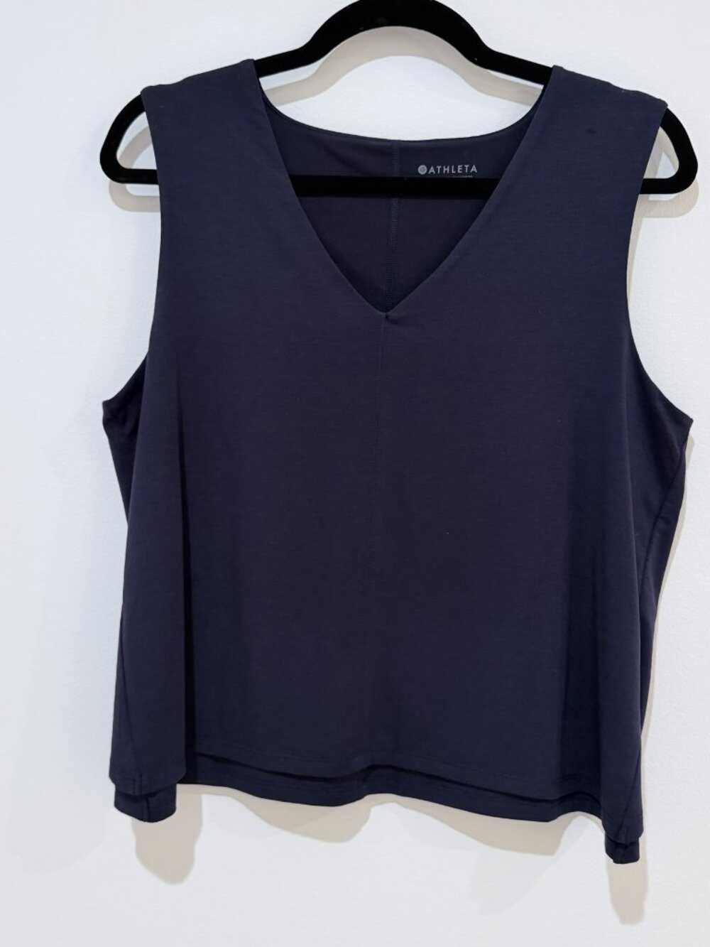 Athleta V-Neck Sleeveless Tank Top Size M
